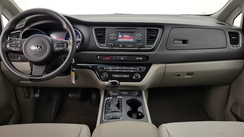 2015 Kia Sedona LX 9