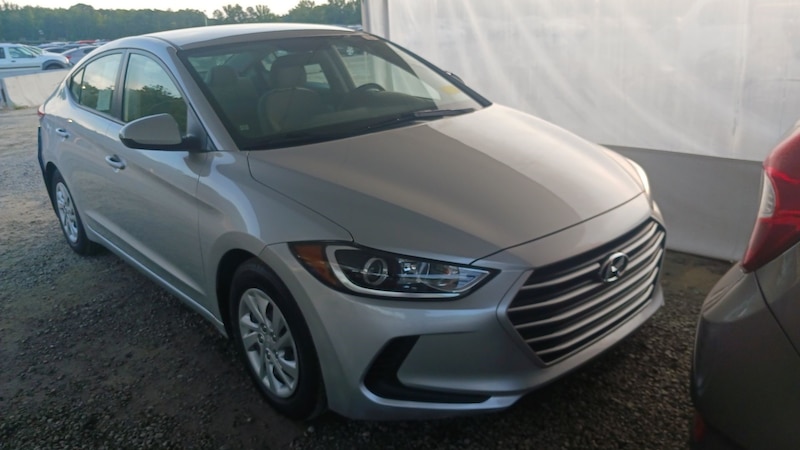 2017 Hyundai Elantra SE Hero Image