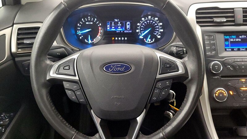 2013 Ford Fusion SE 10