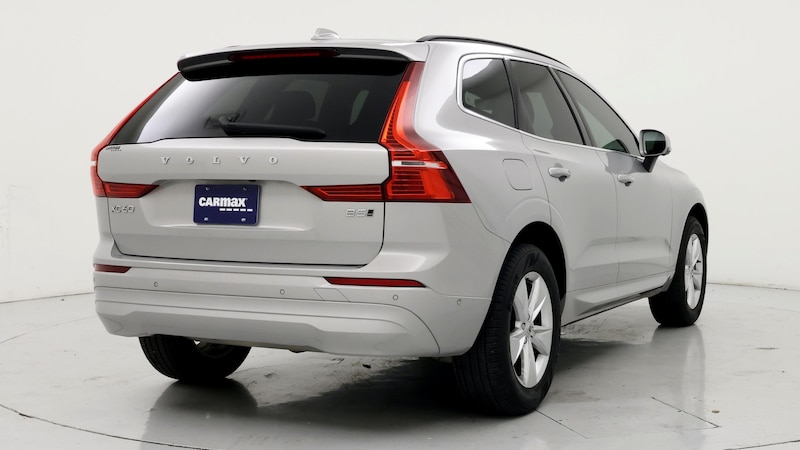 2022 Volvo XC60 B5 Momentum 8