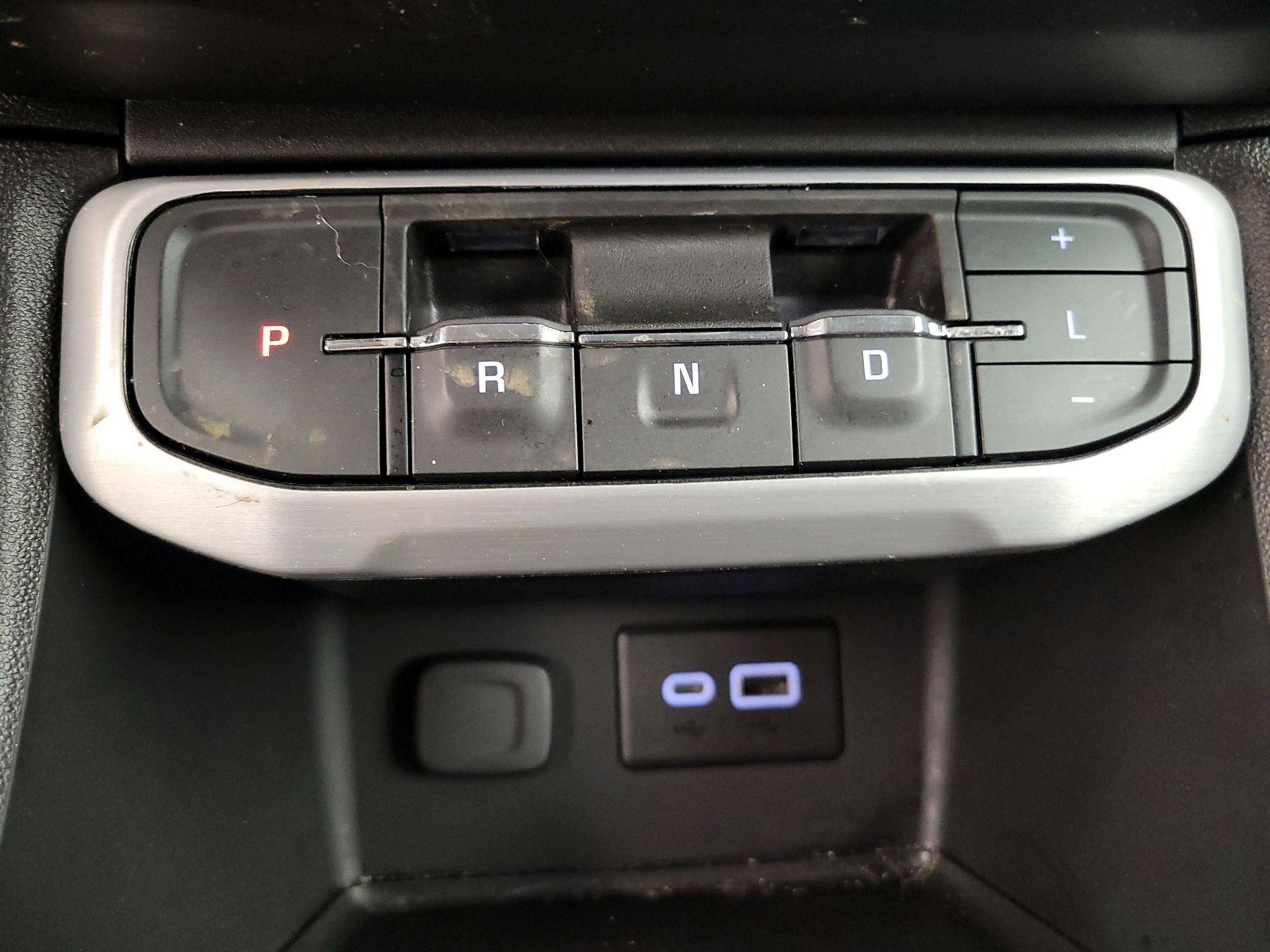 Thumbnail: 2022 GMC Acadia - 17