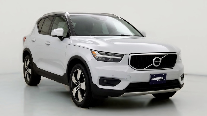 2021 Volvo XC40 T4 Momentum Hero Image