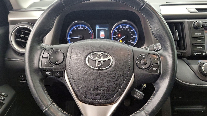 2016 Toyota RAV4 XLE 10