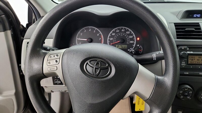 2013 Toyota Corolla L 10