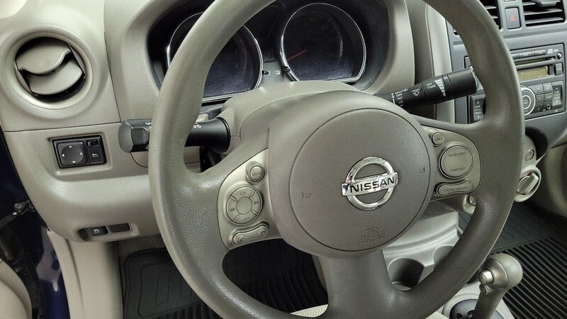 2012 Nissan Versa SL 10