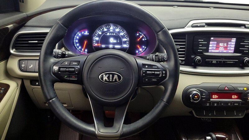 2016 Kia Sorento EX 10