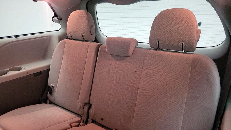 2014 Toyota Sienna LE 20