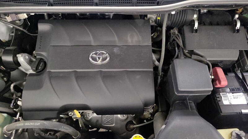 2014 Toyota Sienna LE 23