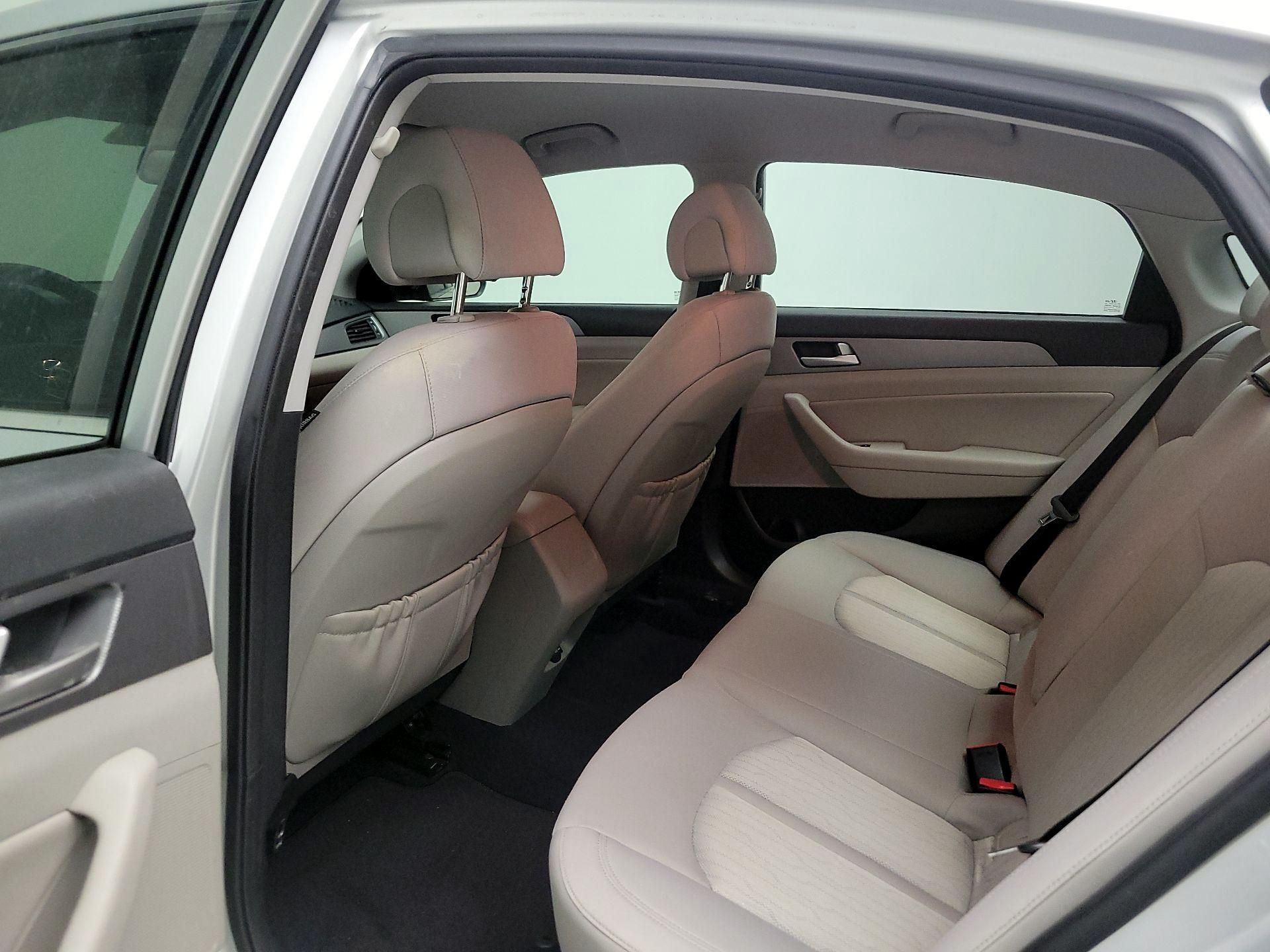 Thumbnail: 2016 Hyundai Sonata - 17