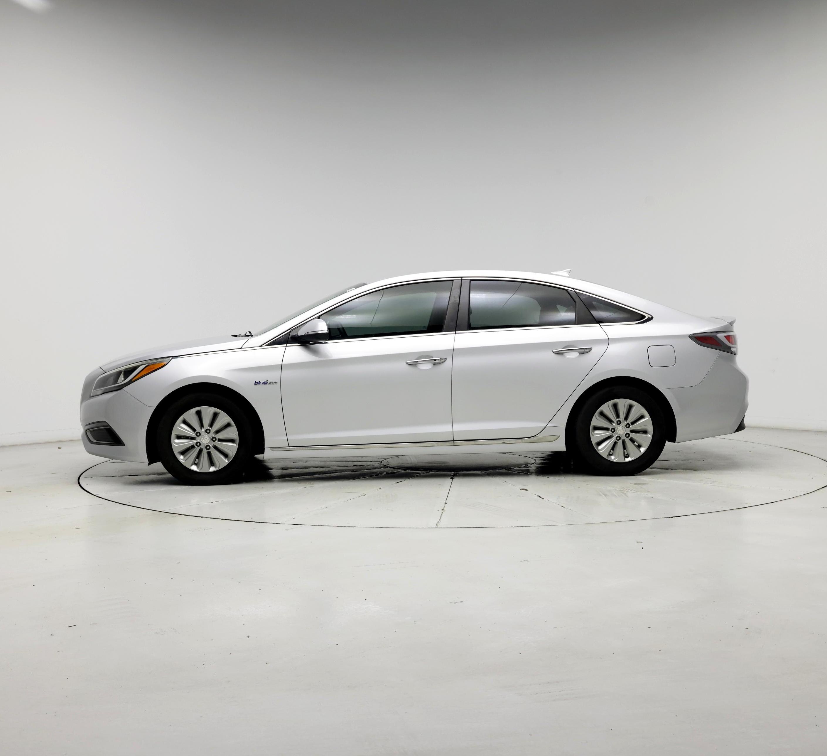 Thumbnail: 2016 Hyundai Sonata - 3
