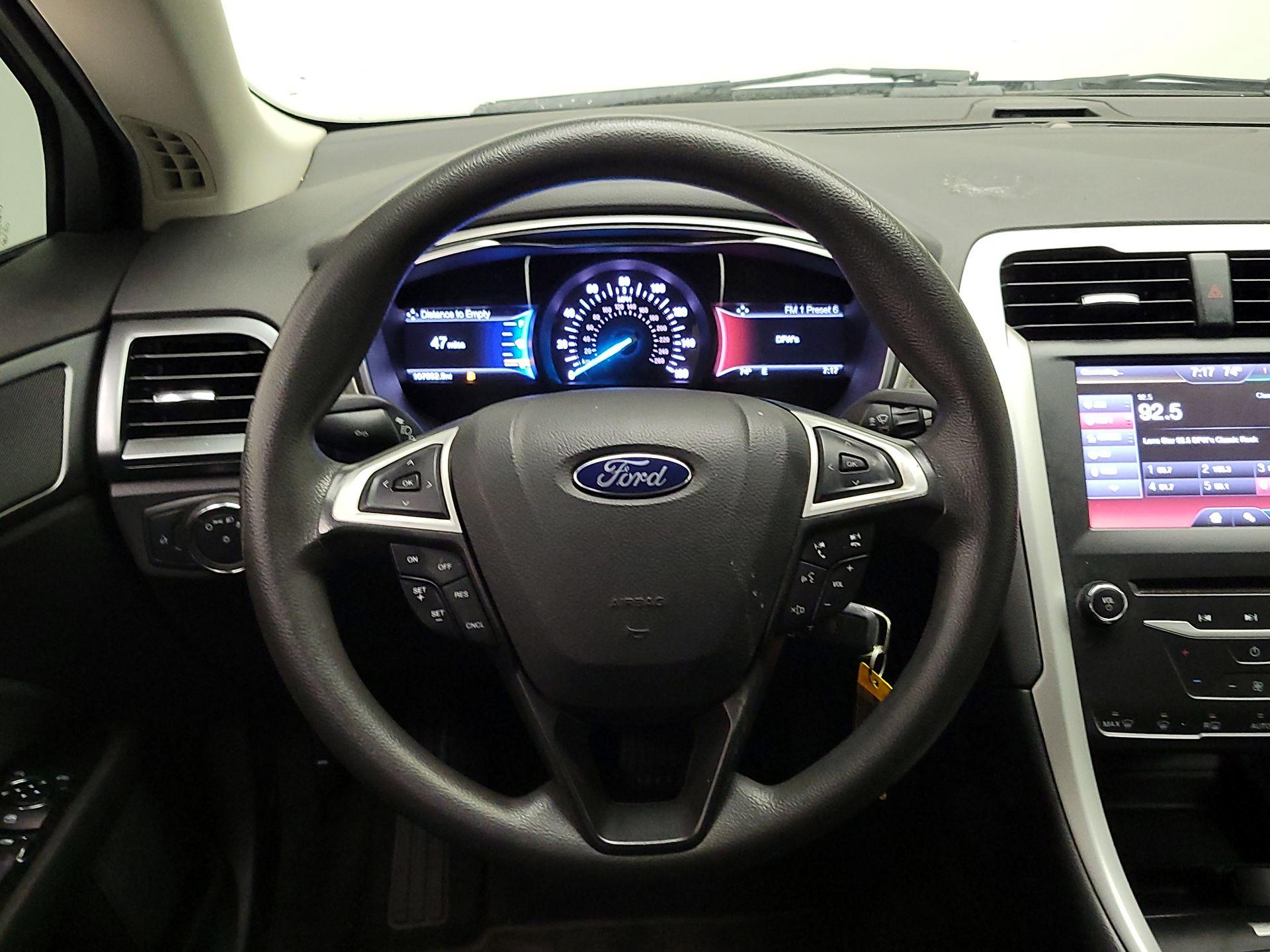 Thumbnail: 2015 Ford Fusion - 10