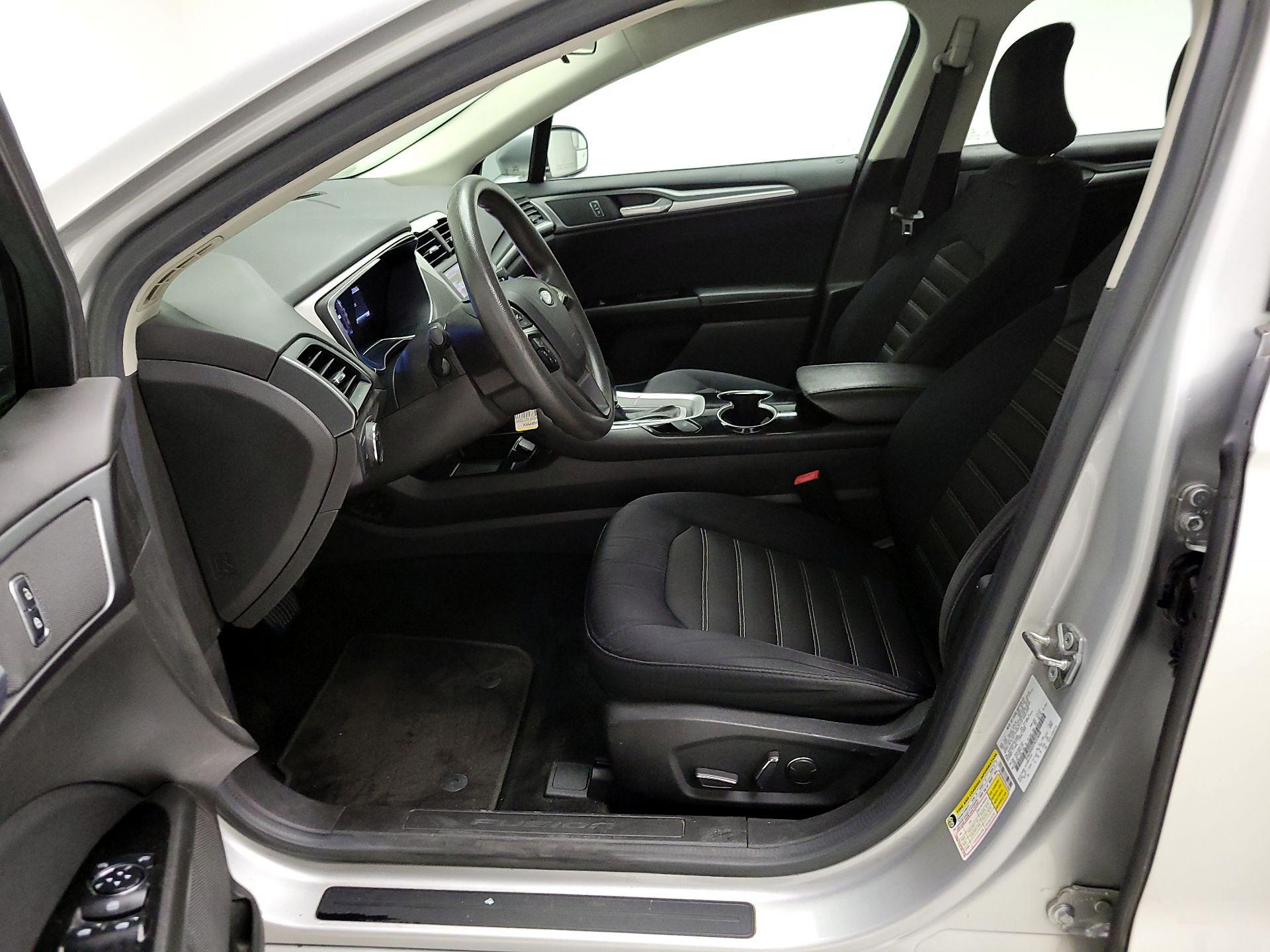 Thumbnail: 2015 Ford Fusion - 11