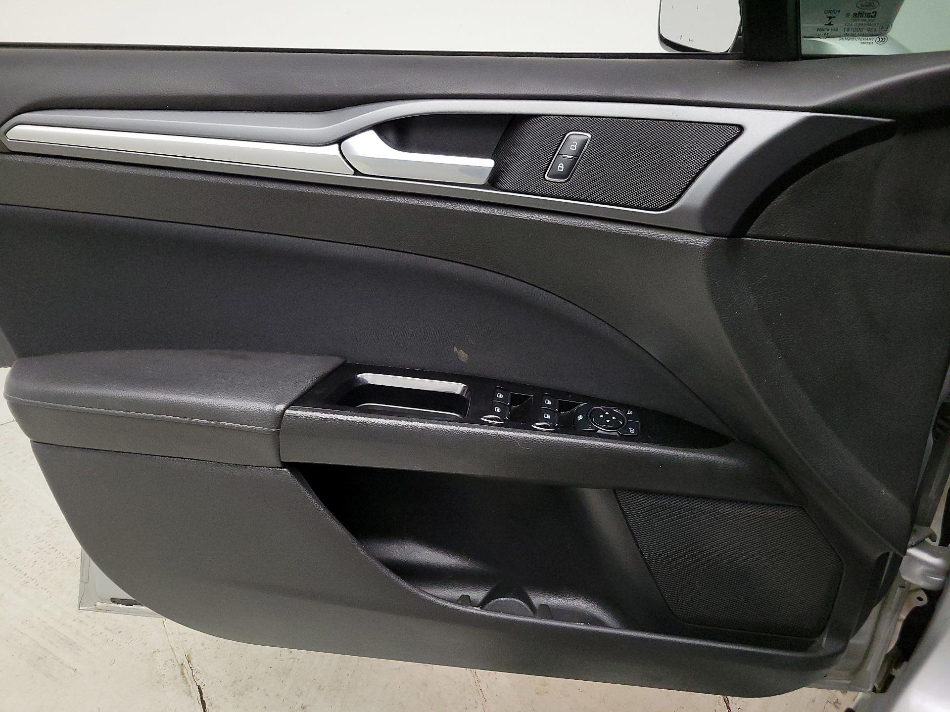 Thumbnail: 2015 Ford Fusion - 12