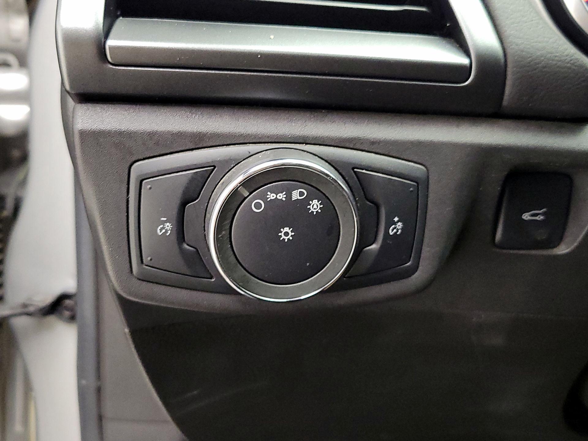 Thumbnail: 2015 Ford Fusion - 13