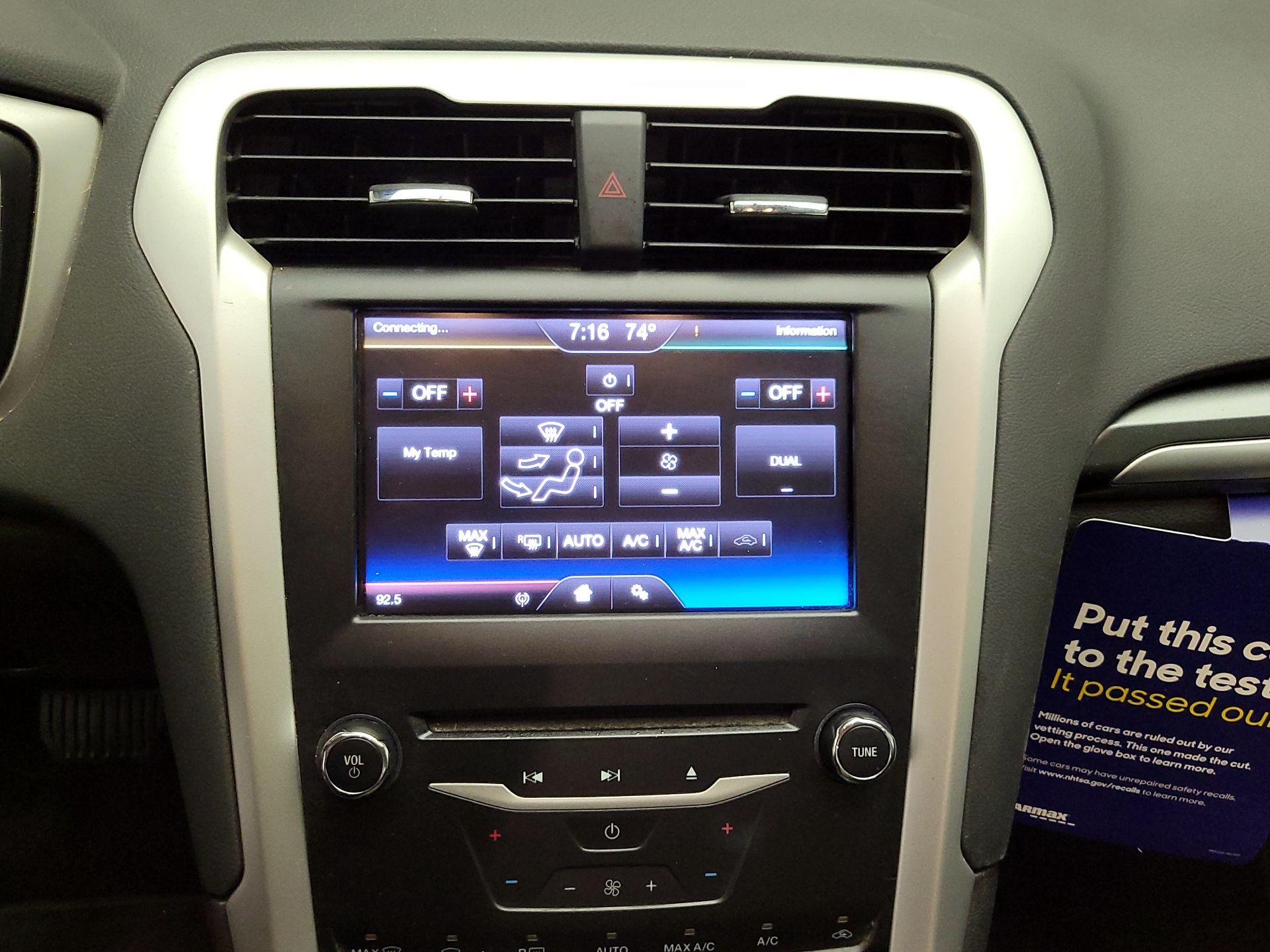 Thumbnail: 2015 Ford Fusion - 16