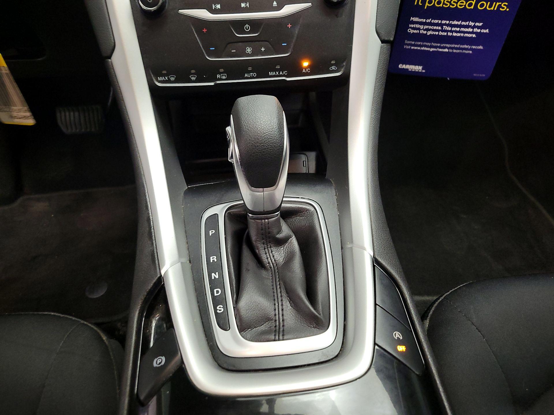 Thumbnail: 2015 Ford Fusion - 17