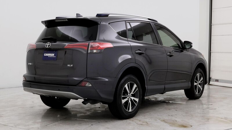 2017 Toyota RAV4 XLE 8