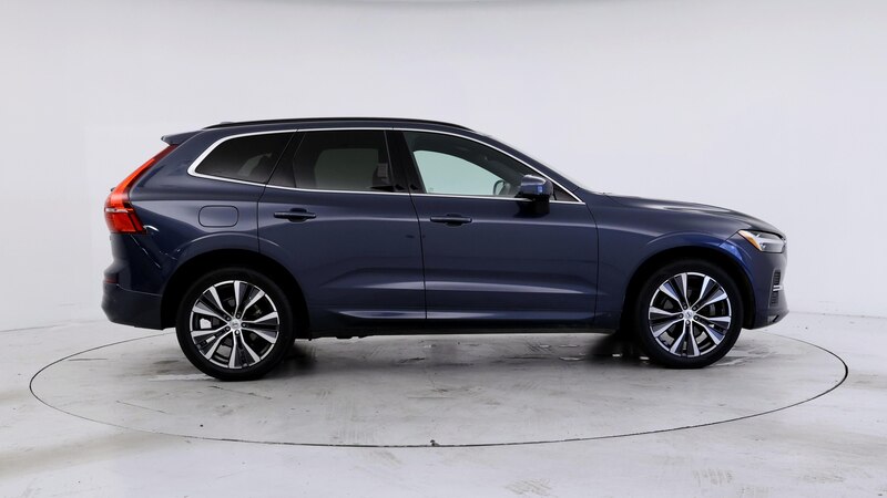 2022 Volvo XC60 B5 Momentum 7