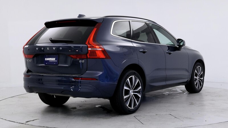 2022 Volvo XC60 B5 Momentum 8