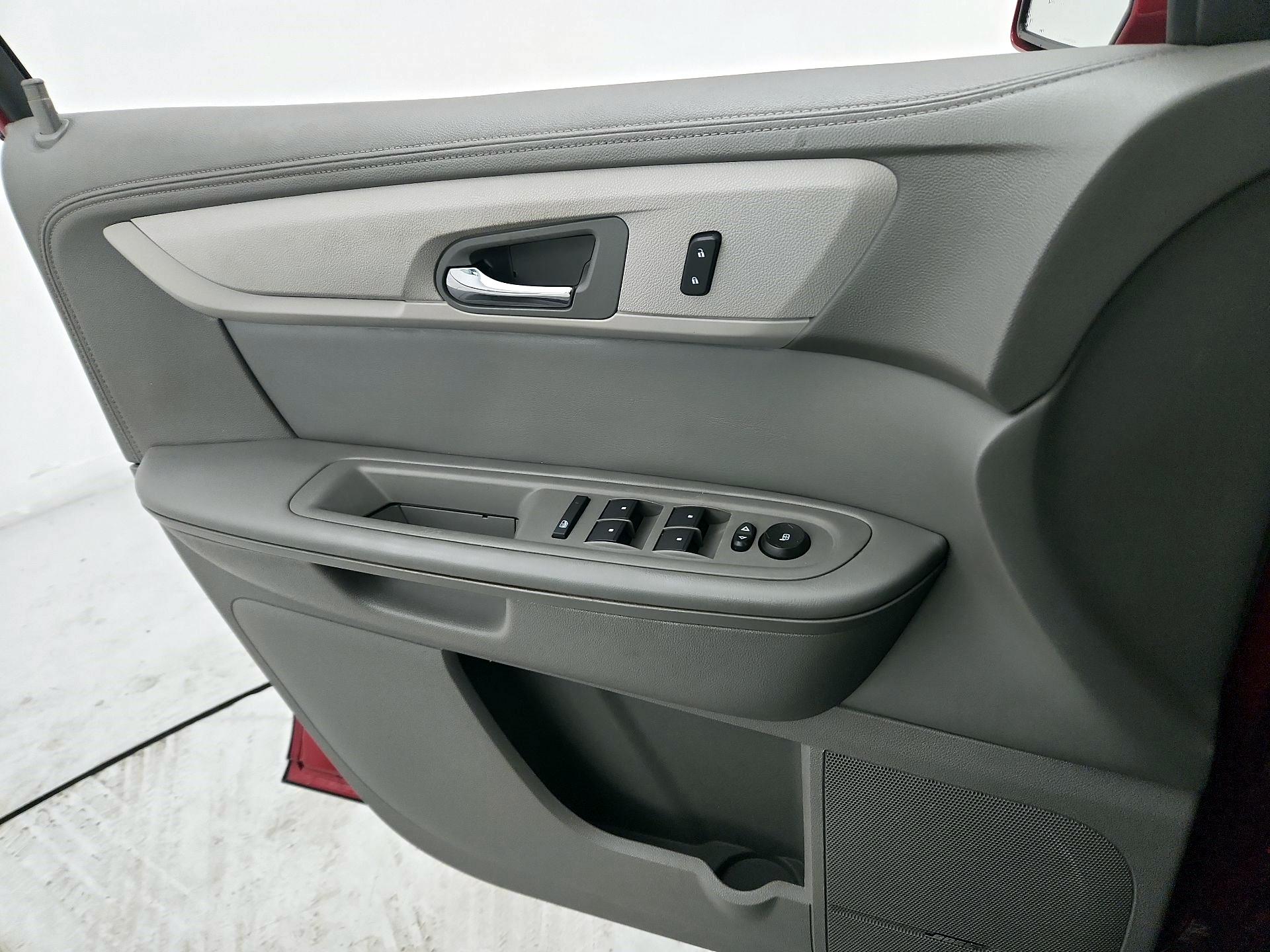 Thumbnail: 2014 Chevrolet Traverse - 12