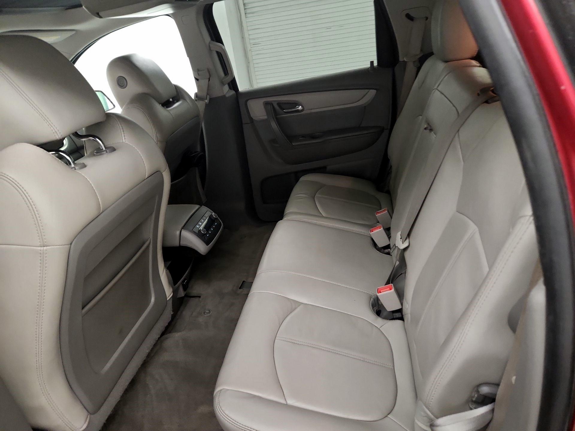 Thumbnail: 2014 Chevrolet Traverse - 17