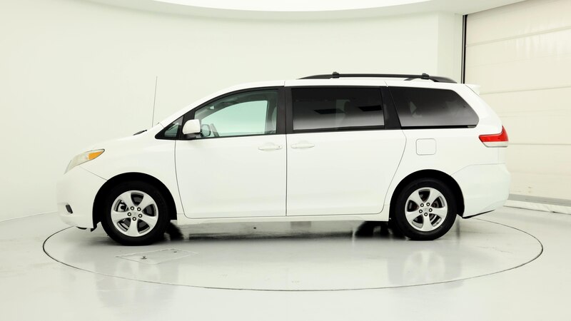 2013 Toyota Sienna LE 3