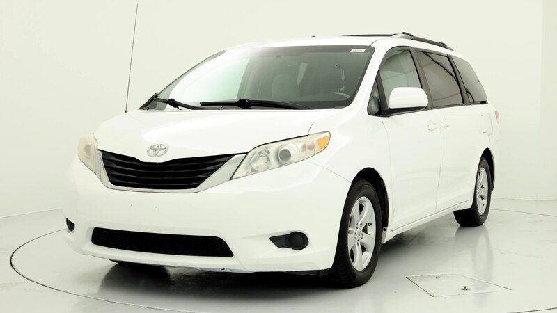 2013 Toyota Sienna LE 4