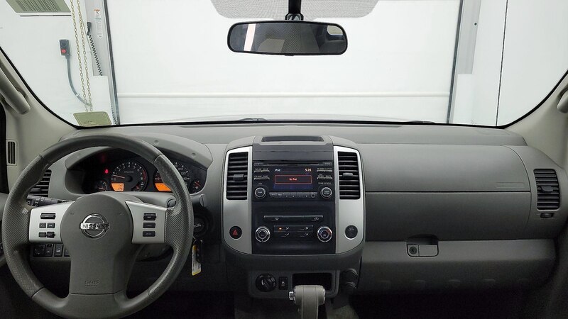 2014 Nissan Frontier SV 9