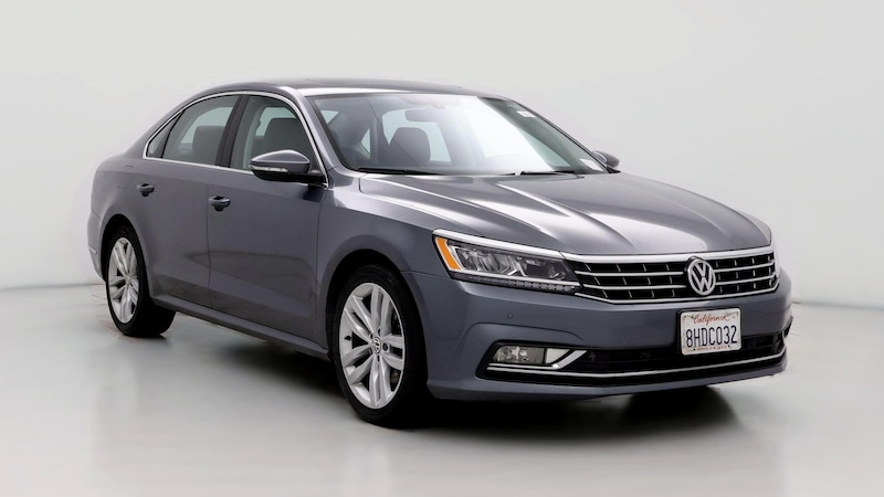 2018 Volkswagen Passat SE Hero Image