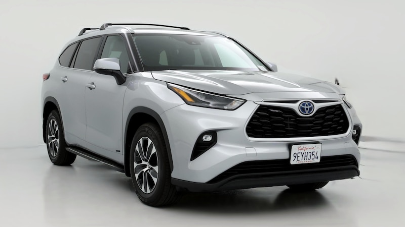 2023 Toyota Highlander XLE Hero Image