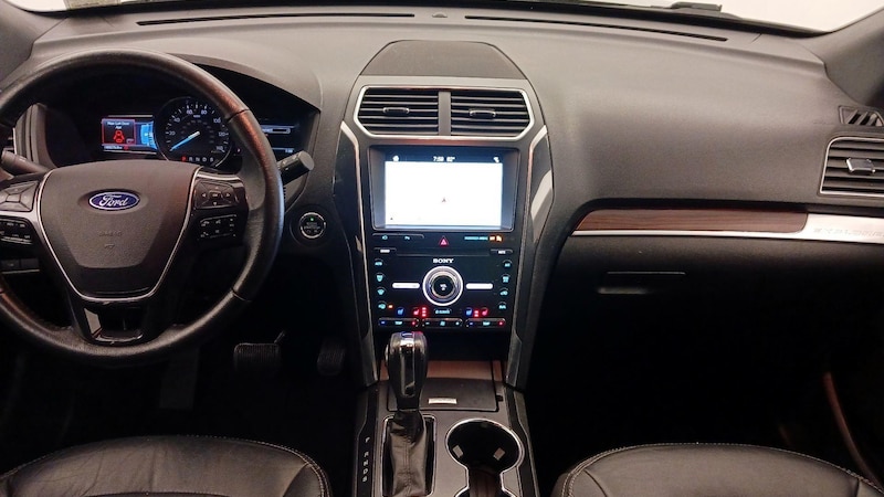 2019 Ford Explorer Limited 9