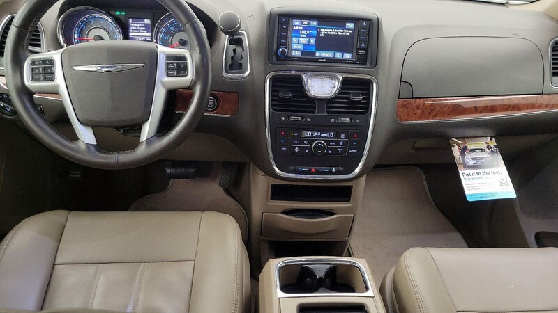 2015 Chrysler Town & Country Touring 9