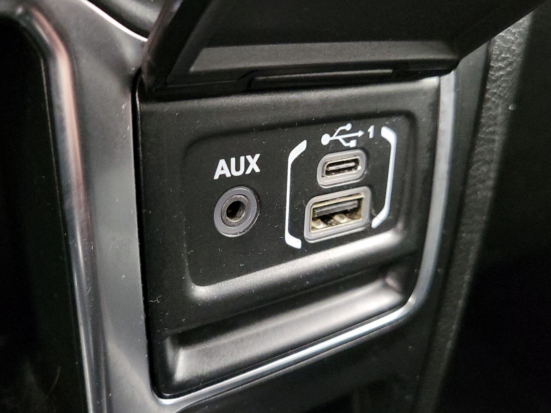 Thumbnail: 2020 Jeep Wrangler - 18