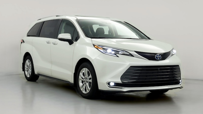 2024 Toyota Sienna Platinum Hero Image