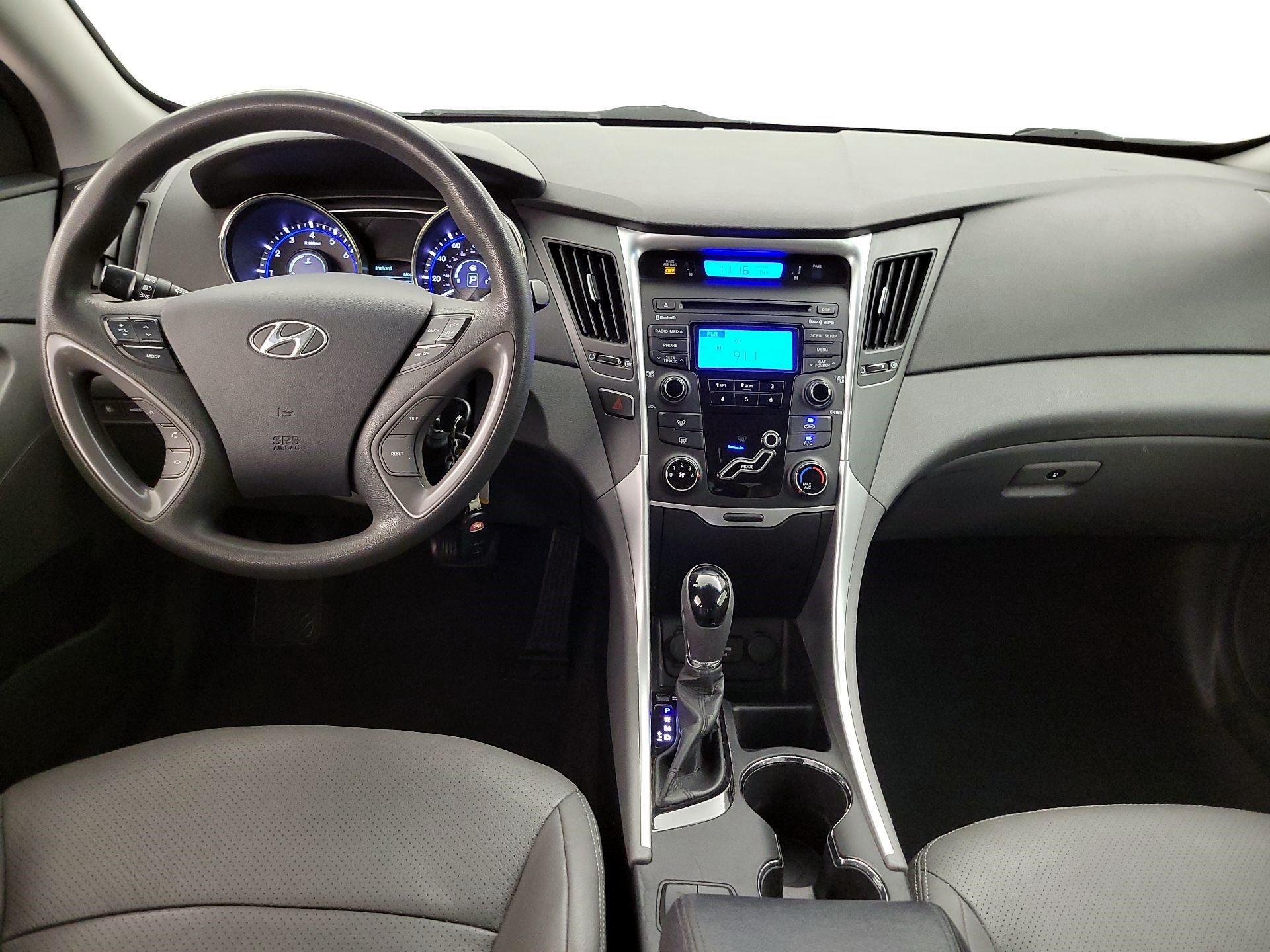 Thumbnail: 2013 Hyundai Sonata - 9