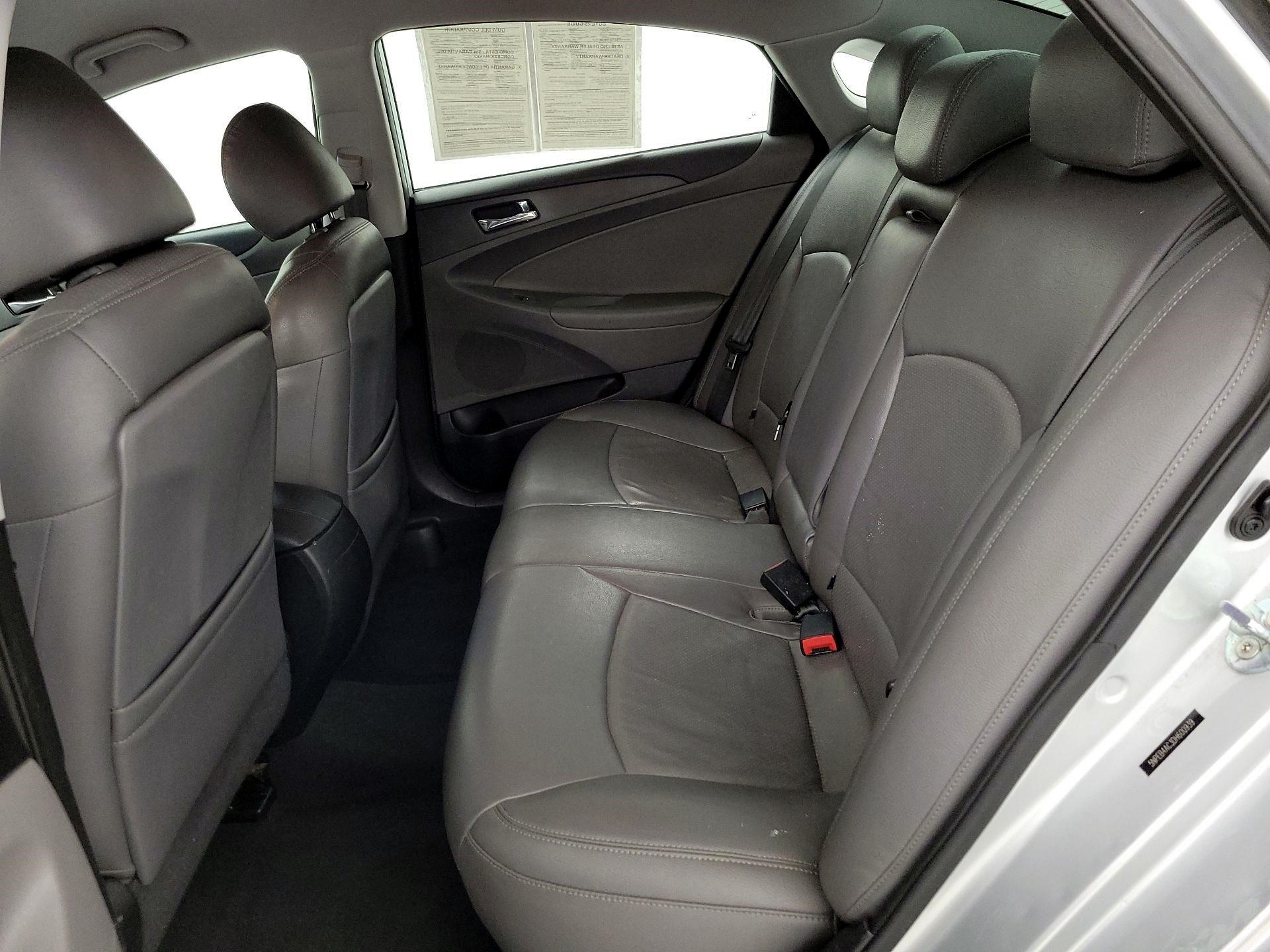 Thumbnail: 2013 Hyundai Sonata - 18