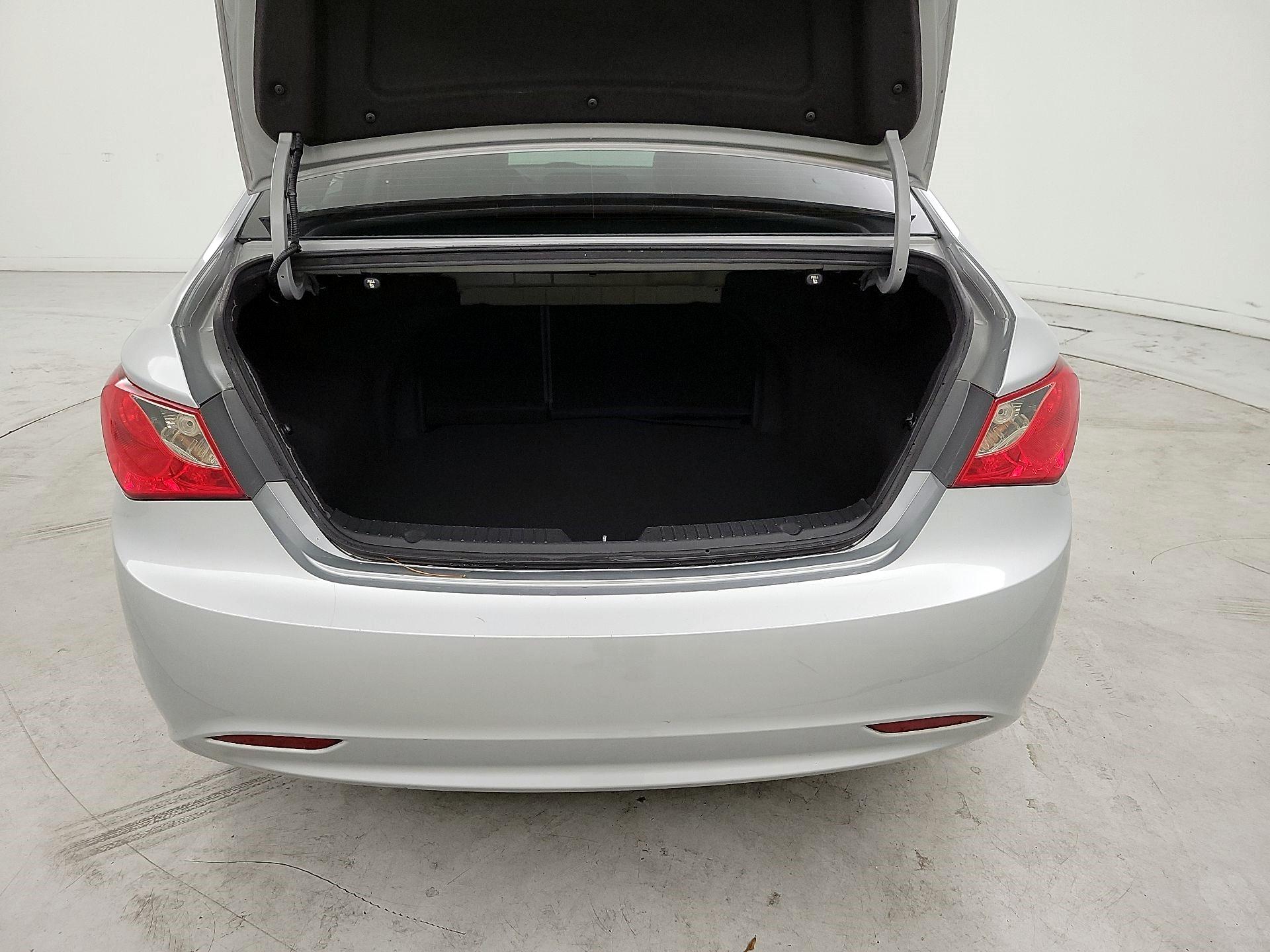 Thumbnail: 2013 Hyundai Sonata - 19