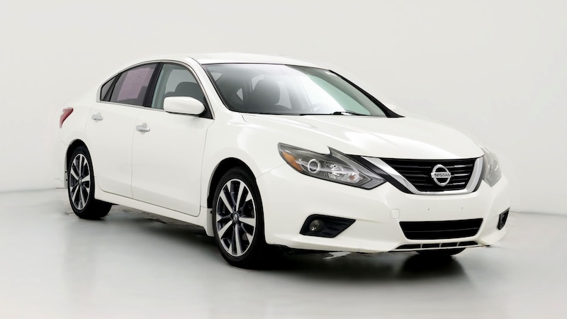 2017 Nissan Altima SR Hero Image