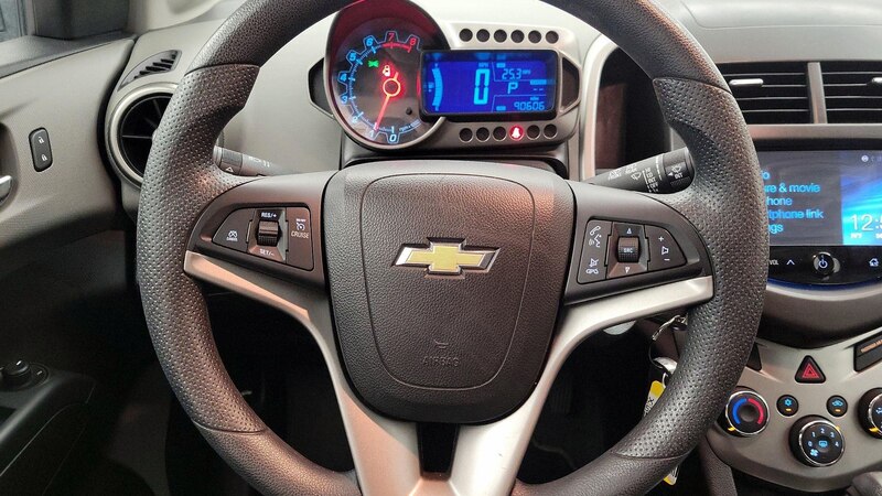 2015 Chevrolet Sonic LT 10