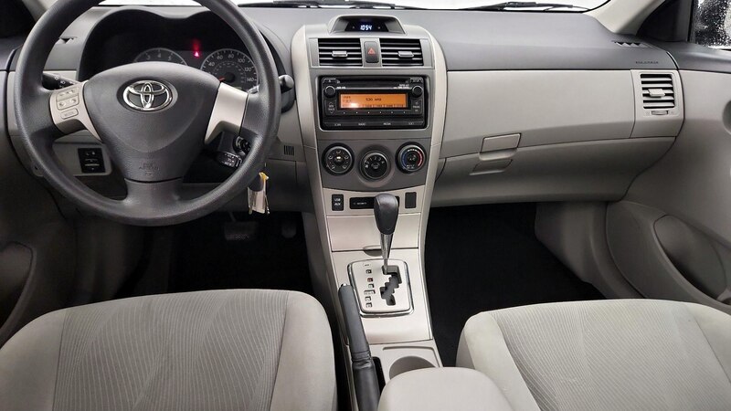 2012 Toyota Corolla LE 9