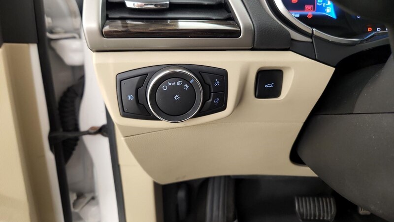 2013 Ford Fusion SE 13