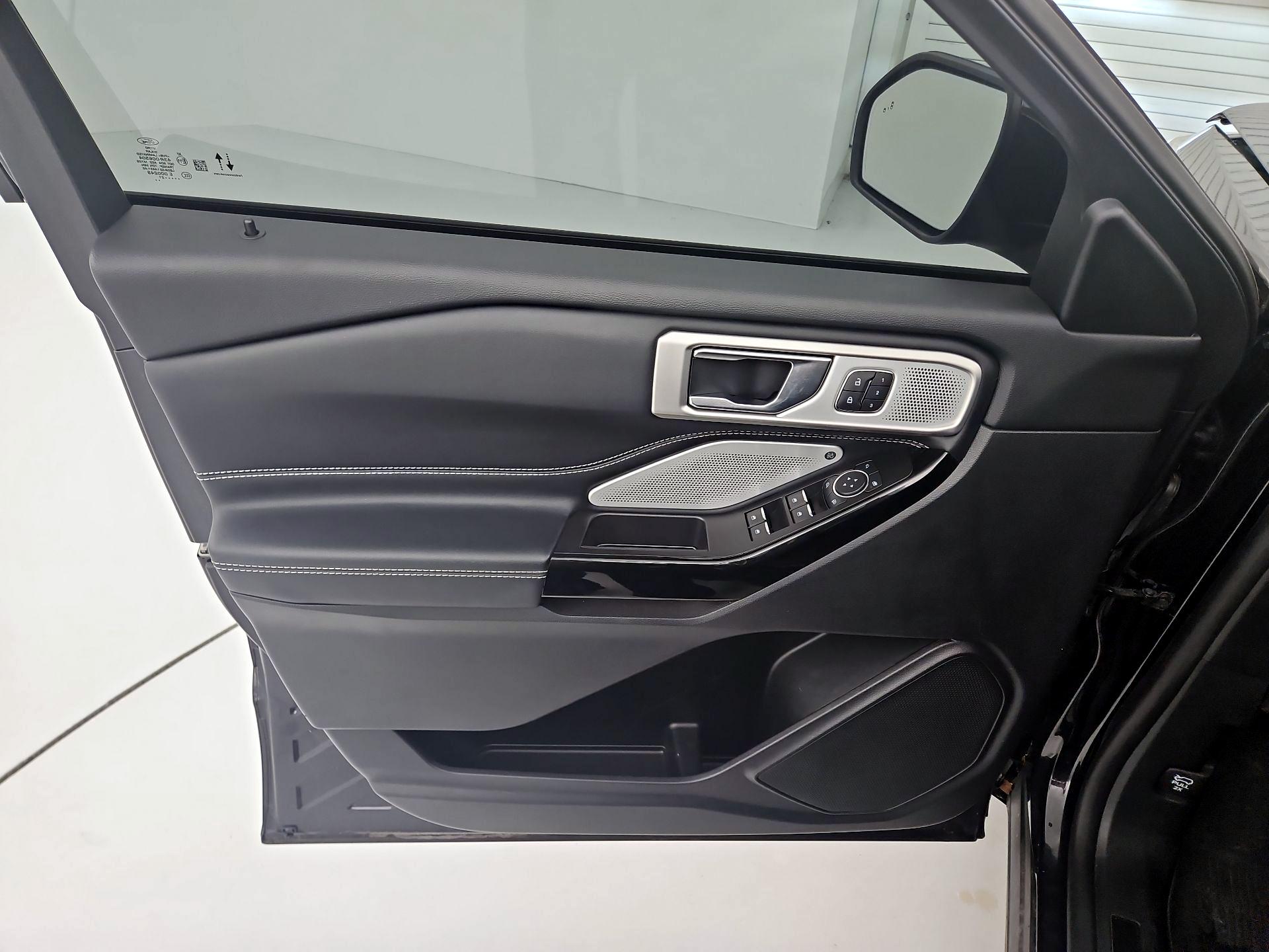 Thumbnail: 2021 Ford Explorer - 12