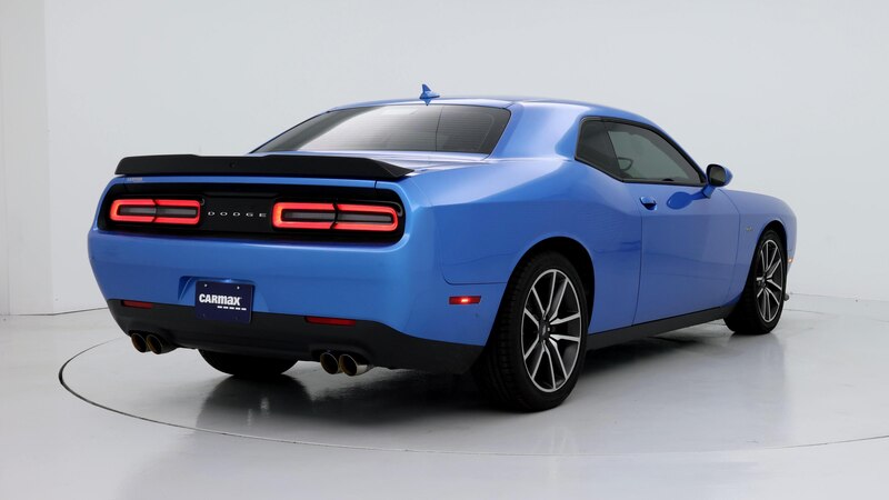 2023 Dodge Challenger R/T 8