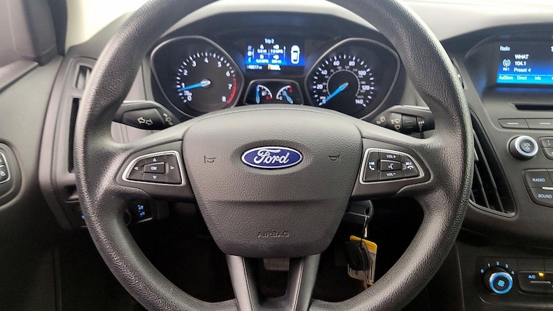 2016 Ford Focus S 10