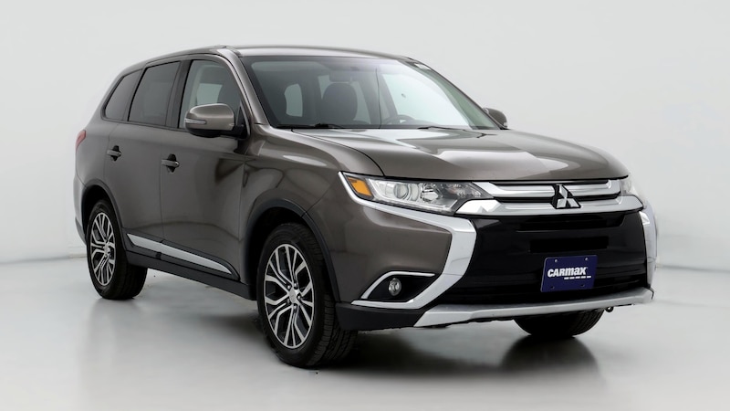 2017 Mitsubishi Outlander SE Hero Image