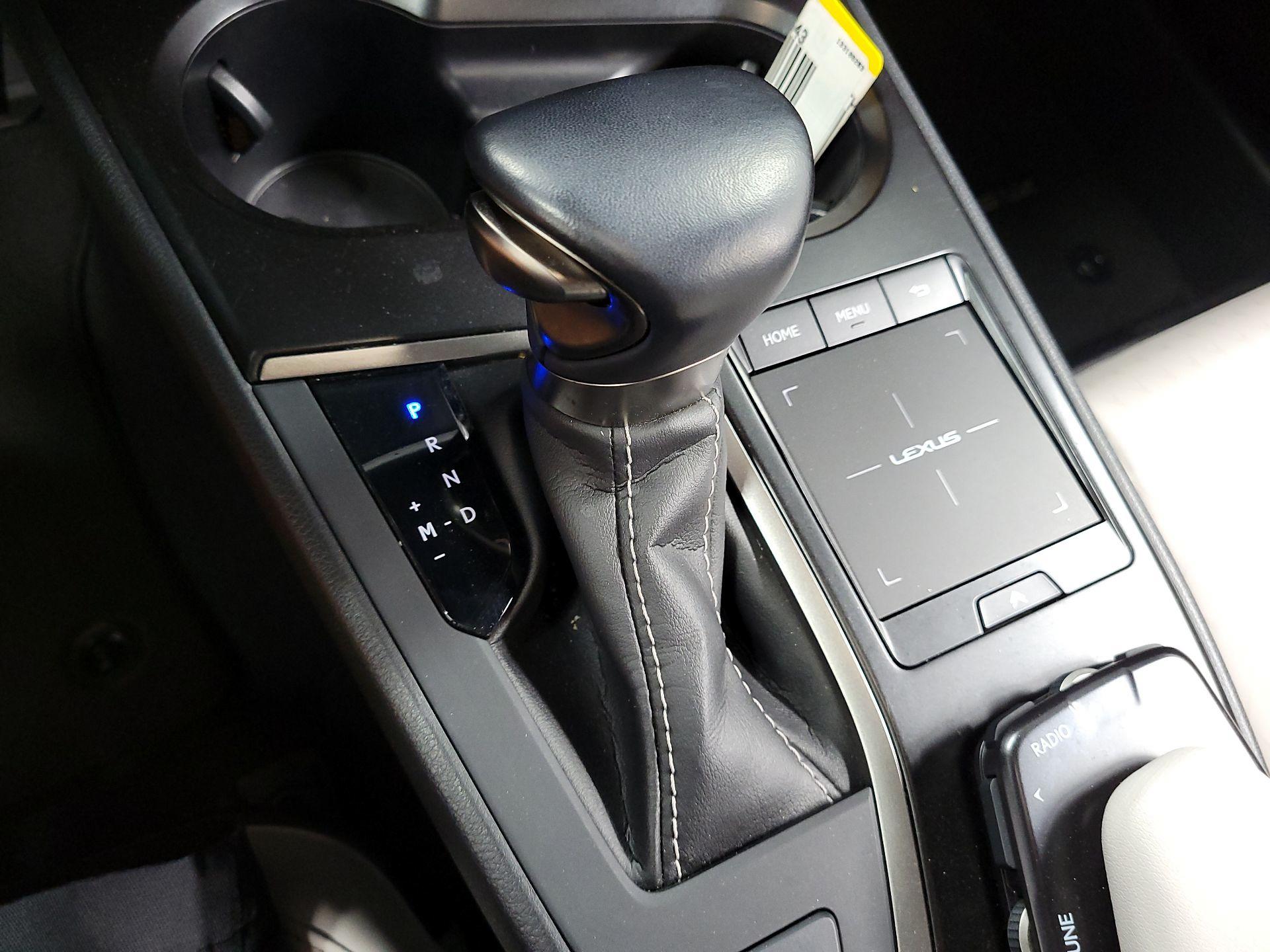 Thumbnail: 2021 Lexus UX - 15