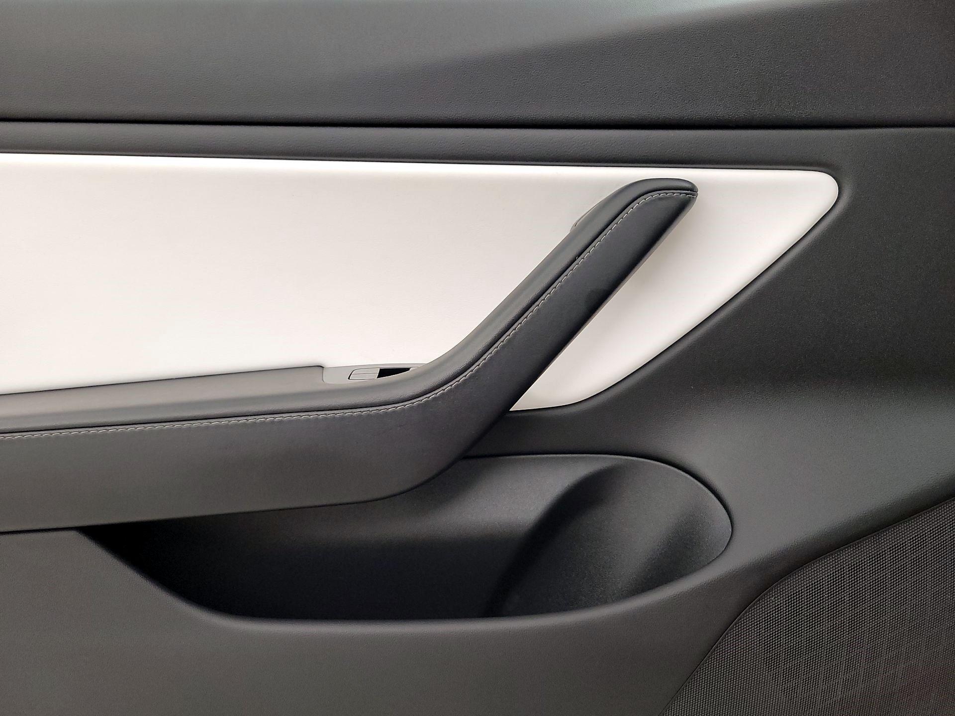 Thumbnail: 2018 Tesla Model 3 - 12