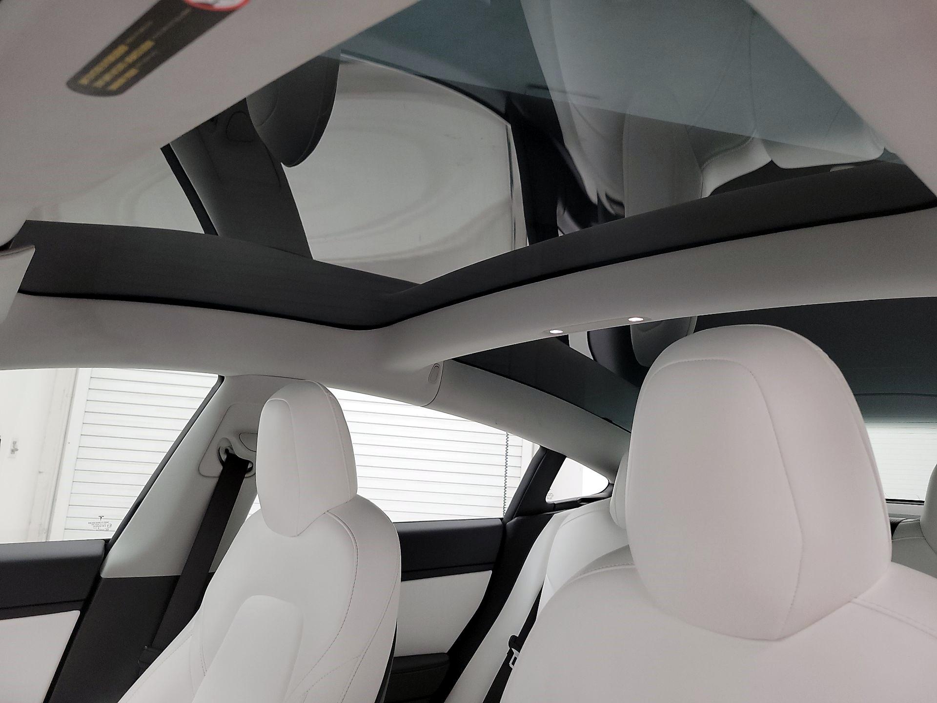 Thumbnail: 2018 Tesla Model 3 - 19