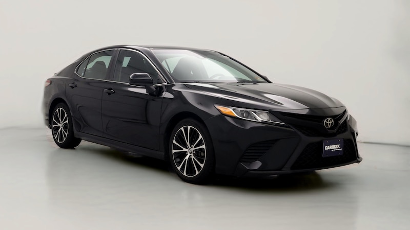 2018 Toyota Camry SE Hero Image