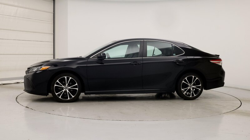 2018 Toyota Camry SE 3